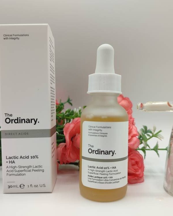 The Ordinary Lactic Acid 10% + HA 30ml – Exfoliant Doux pour un Teint Éclatant​