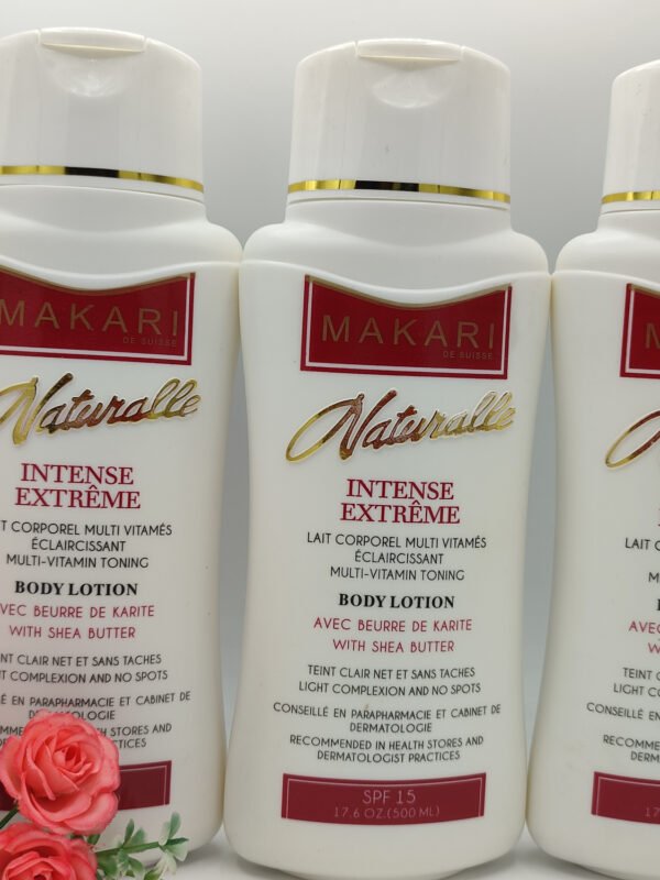 Lait Corporel Multi-Vitaminé Éclaircissant au Beurre de Karité Makari 480ml - Triple Pack
